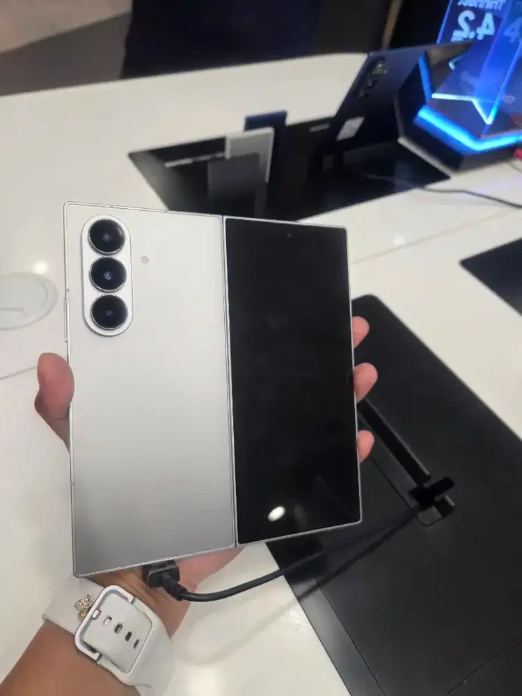 Samsung zfold7 12 / 256gb