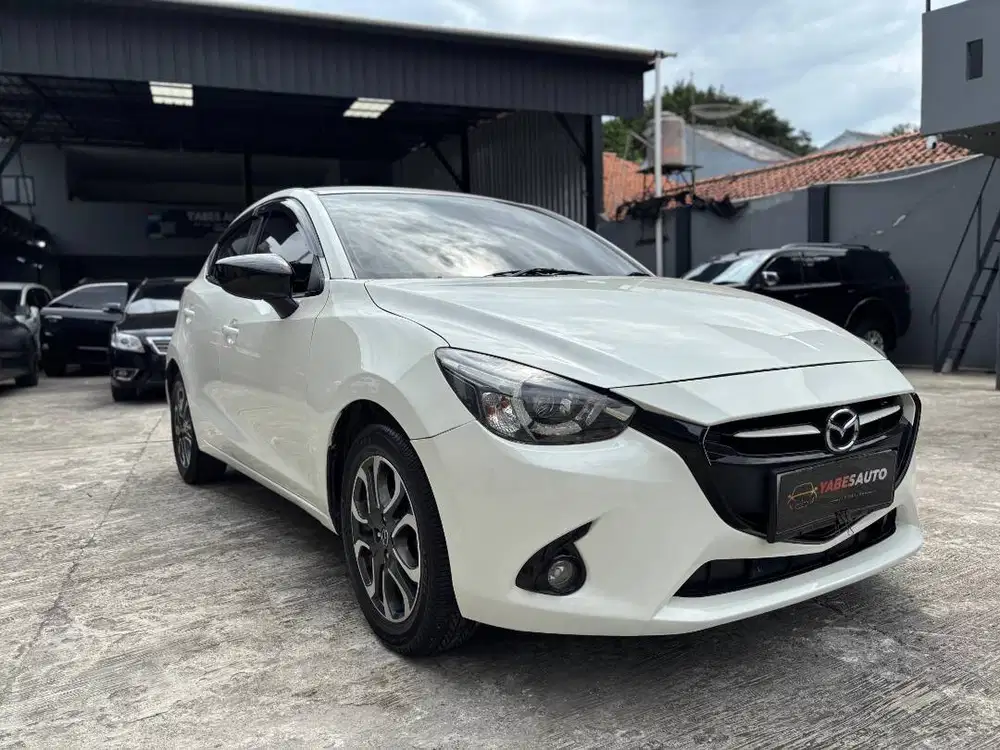 [Low KM] Mazda 2 R 2015 Skyaktive Istimewa tgn 1