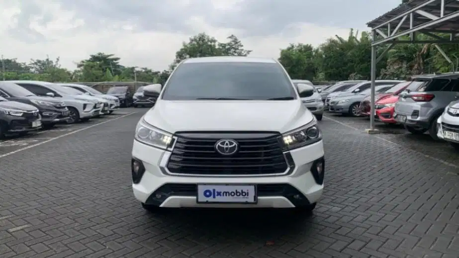 DP 20 JUTA Toyota Kijang Innova 2.0 V Bensin-MT 2021 UZN