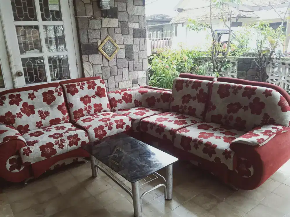 Sofa sudut minimalis