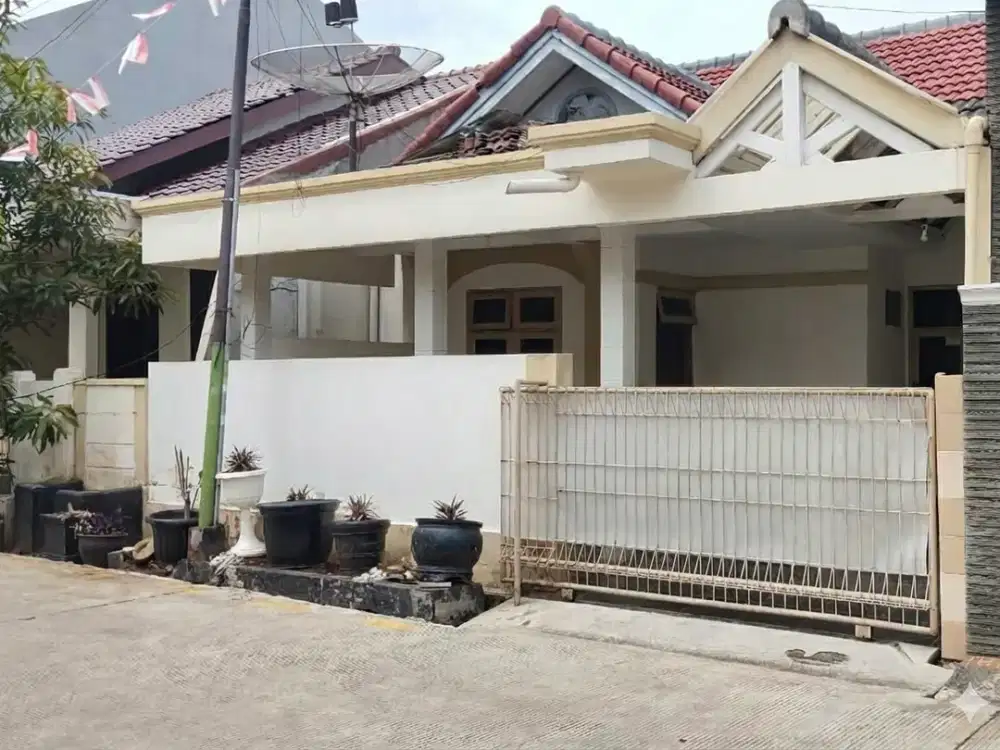 Best Deal! Rumah Taman Galaxy Bekasi, Nyaman & Akses Mudah ke Tol (73624 OC)