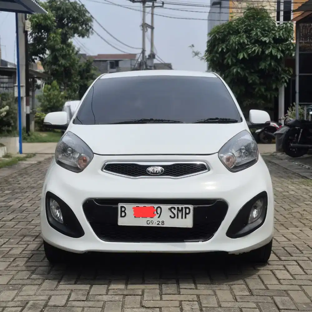 Picanto 2013 matic ( putih)