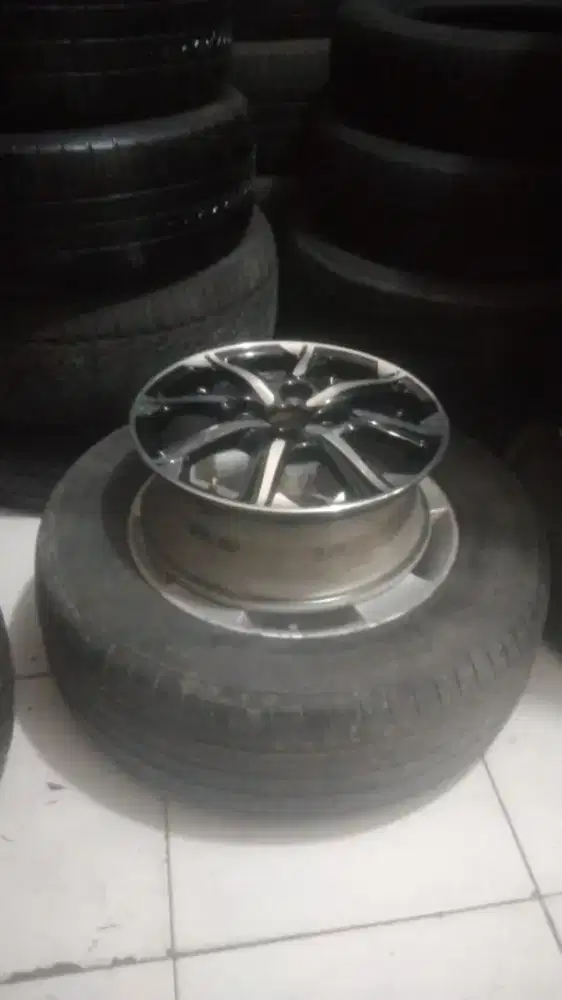 Dijual 1 biji velg Calya 175/65 14