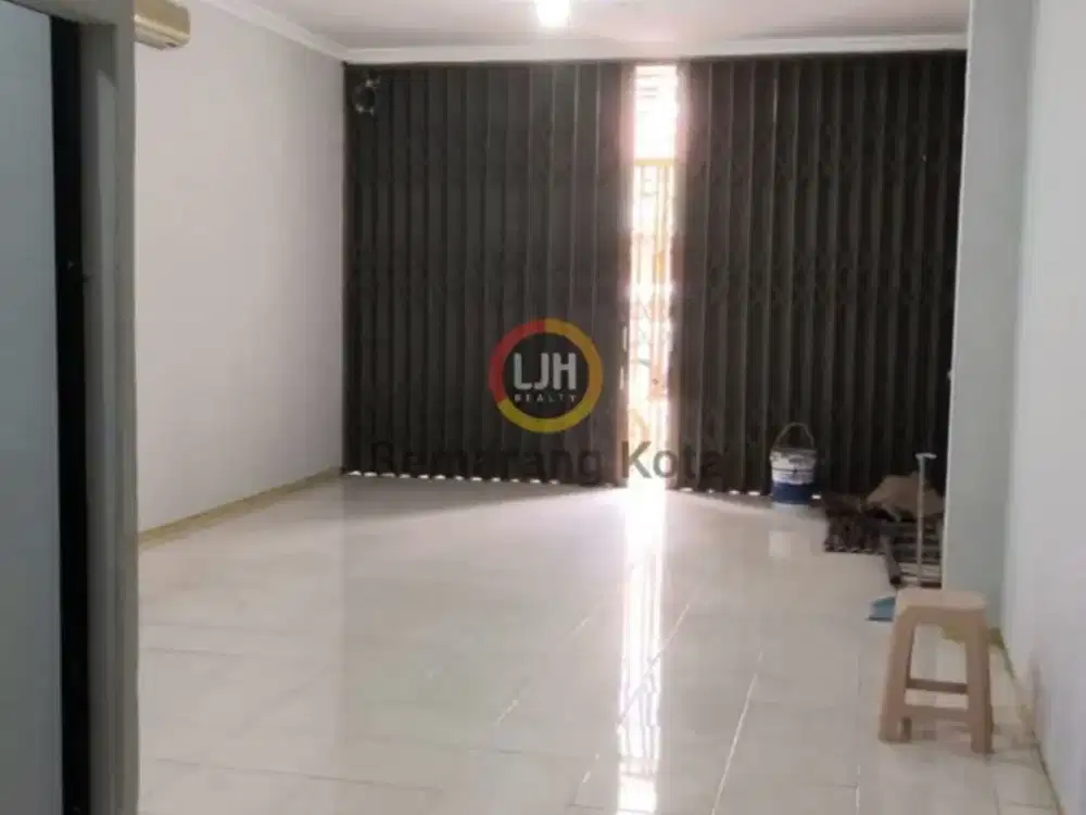 Ruko siap pakai di Gang Pinggir