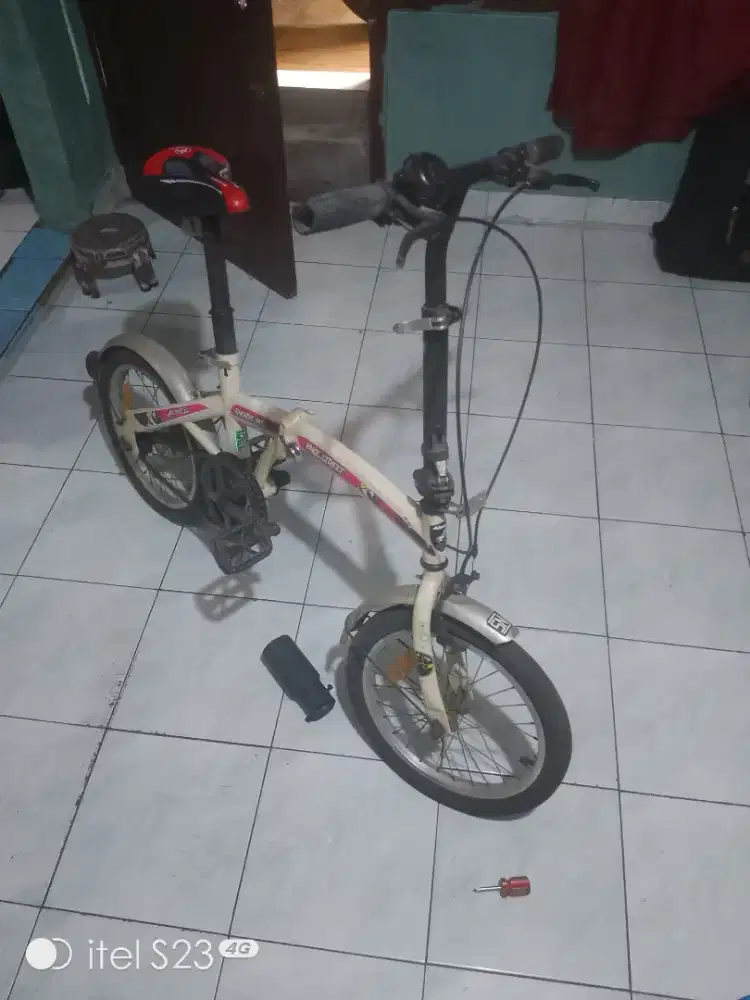 Sepeda lipat 16 in