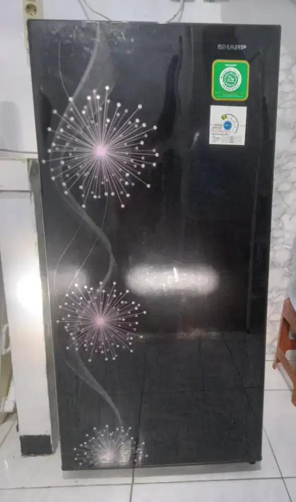 Dijual kulkas Merk SHARP kondisi normal