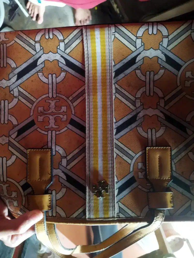 Tas Tory burch.