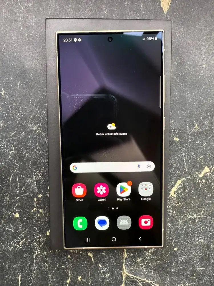 Samsung galaxy S24 ultra 12/256 garansi aktif