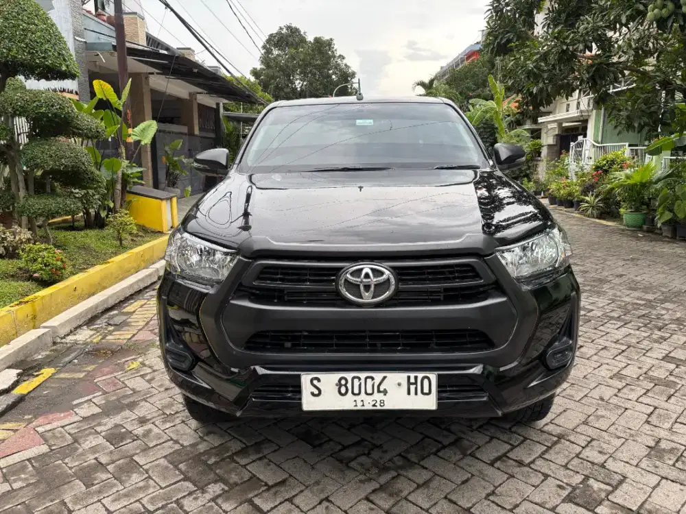 TOYOTA HILUX 2.4 E Doubel Cabin 4x4 Manual 2023