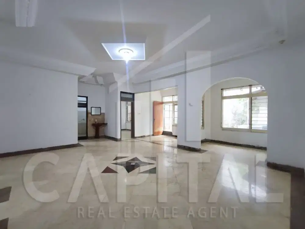 BEST LOCATION ! RUMAH HITUNG TANAH DI SOLONTONGAN - BUAH BATU