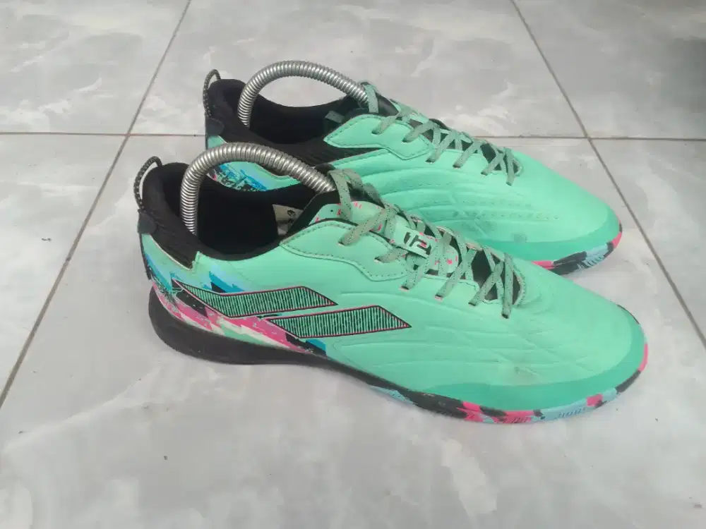 sepatu futsal mils