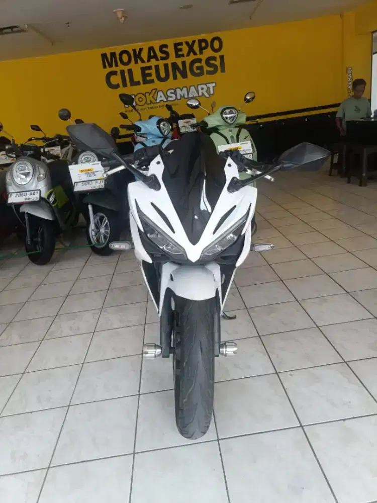 Dijual motor Honda CBR150R 2016