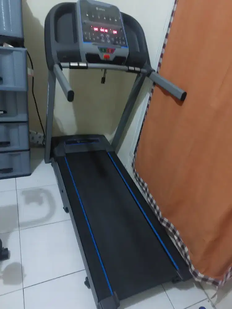 Dijual Treadmill Horizon incline otomatis 10 tingkatan