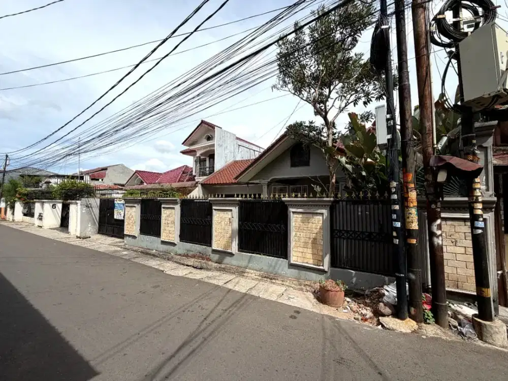 Di Jual Rumah  Luas 2 Lantai di Kelapa Dua, Kebon Jeruk, Jakarta Barat
