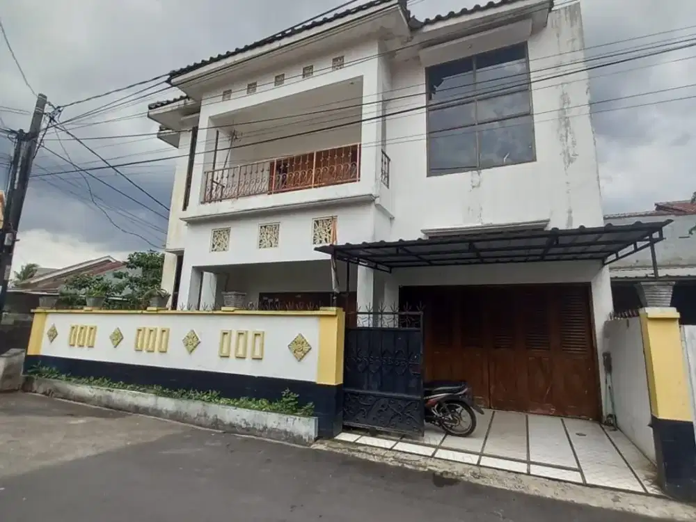 Rumah Hook LT 210 M² di Komplek BDN Jatiwaringin