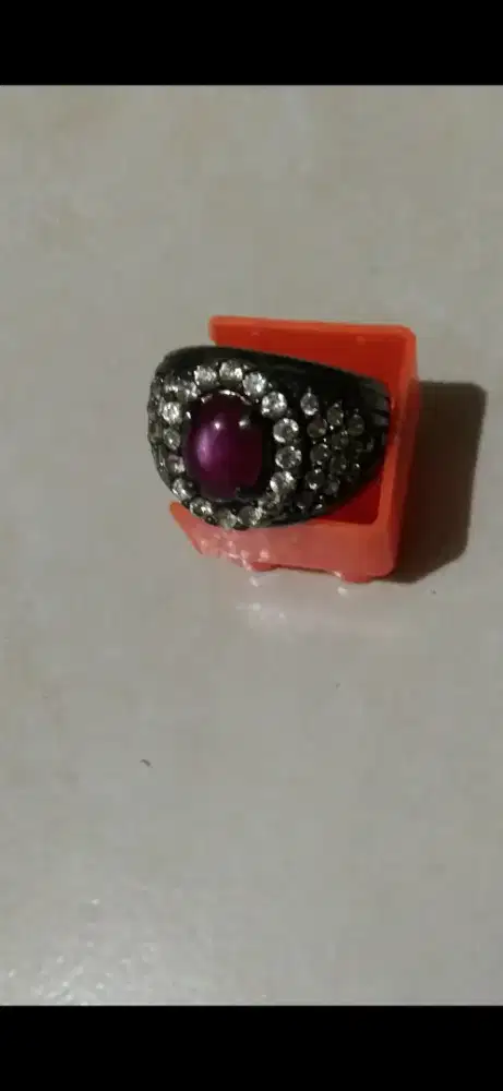 Batu Ruby merah