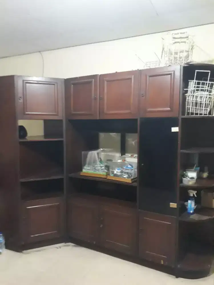 Dijual 2unit  lemari(buffet)kayu jati.