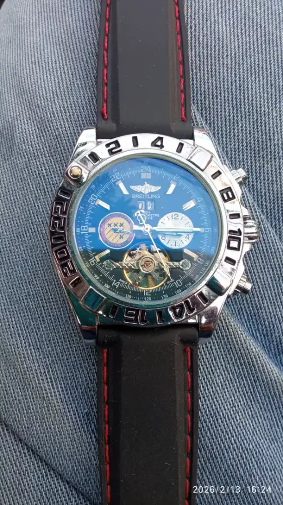 Jam Breitling otomatis mulus