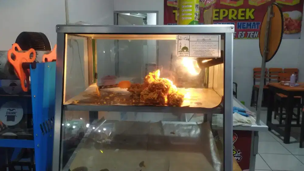 Dicari jaga warung makan ayam geprek yang bisa masak dan ada basik