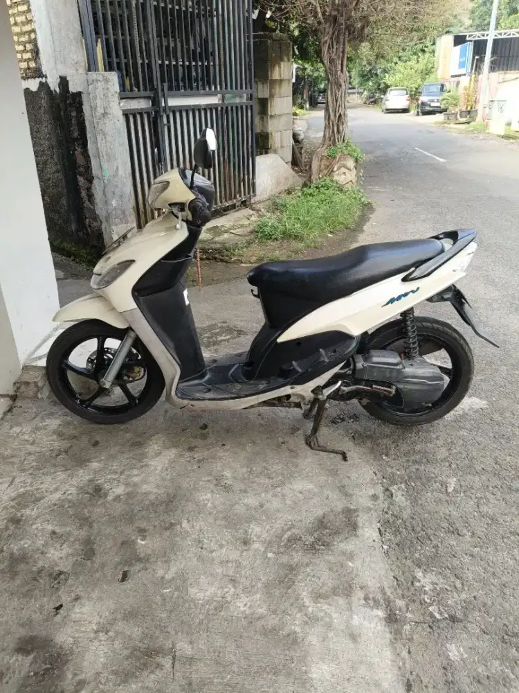 Mio smile 2009 putih