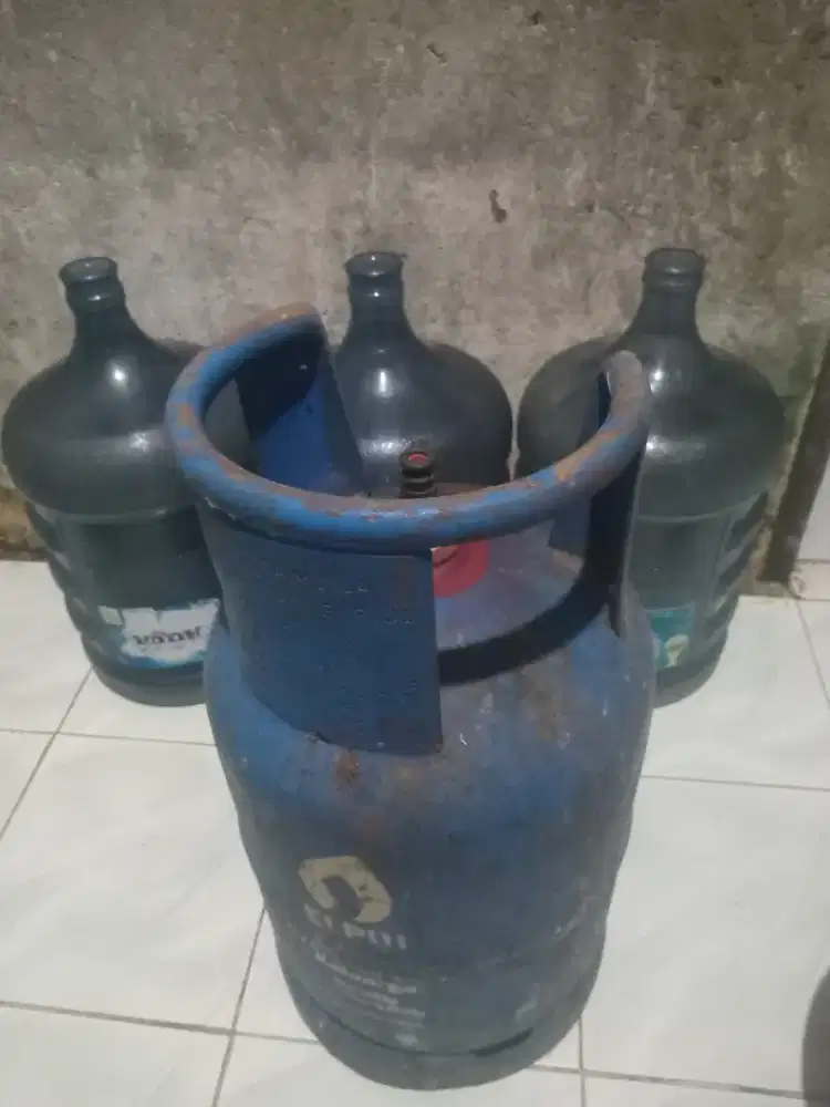 Tabung gas 12kg & galon aqua 3