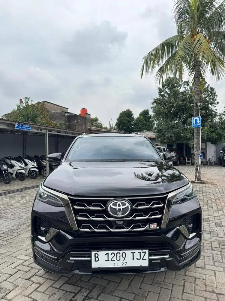 Toyota Fortuner 2.8 GR Sport AT 2022 HITAM ‼️