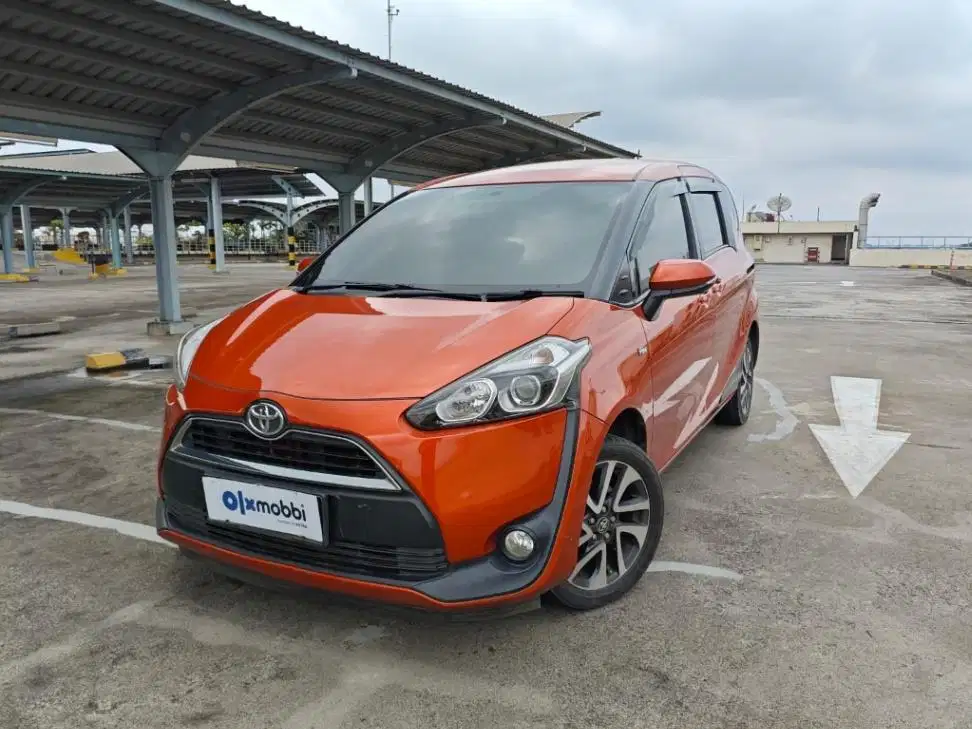 DP MURAH Toyota Sienta 1.5 V Bensin-AT 2016 Orange CSKXB