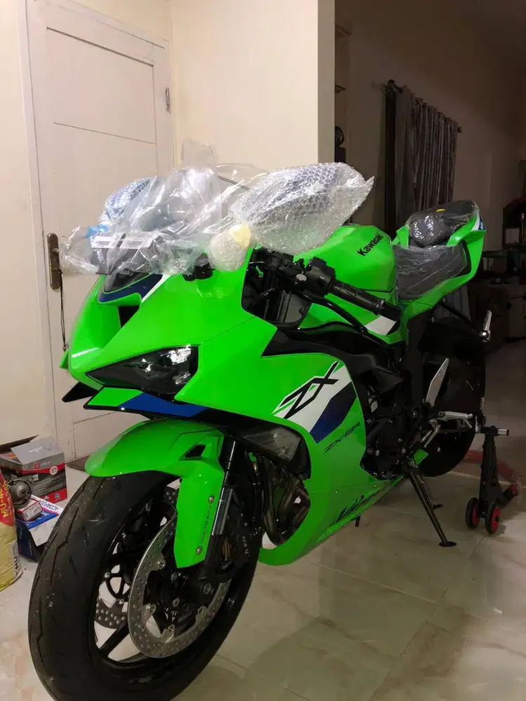 New Kawazaki ZX6R