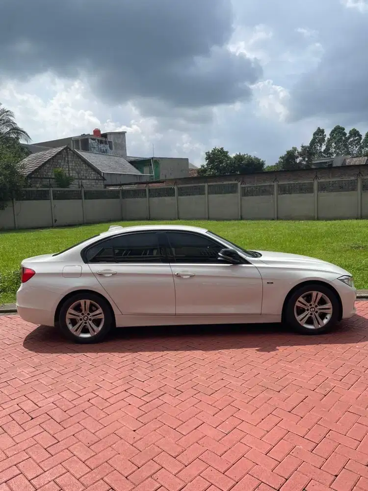 Pemakai langsung! BMW F30 320i terawat