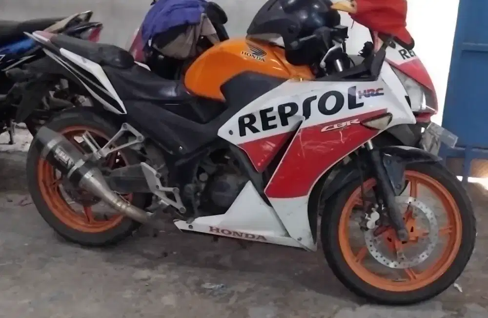 CBR 150R Lokal Manual