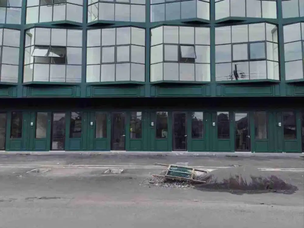 RAYA KEDUNG ASEM 20 Meter dari MERR ‼️ Jual/Sewa Ruko Baru 3 Lantai Modern Classic Style