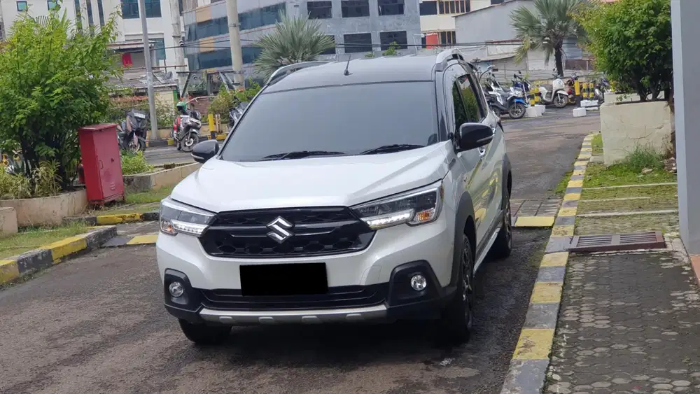 Suzuki xl7 alpha hybrid manual 2024 putih