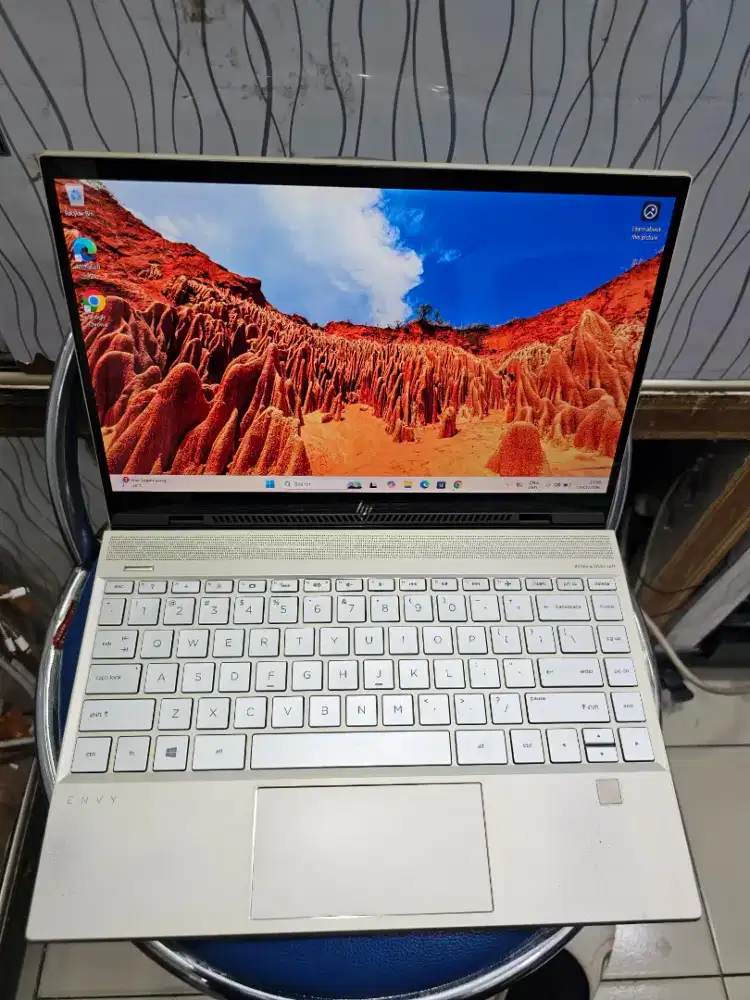 Laptop hp envy 13aq0xxx i7 ram 16 ssd 512 touchscreen