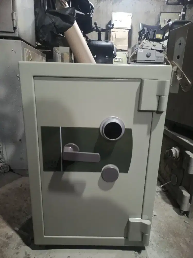 Brankas/Brangkas Chubb Cobra Size III