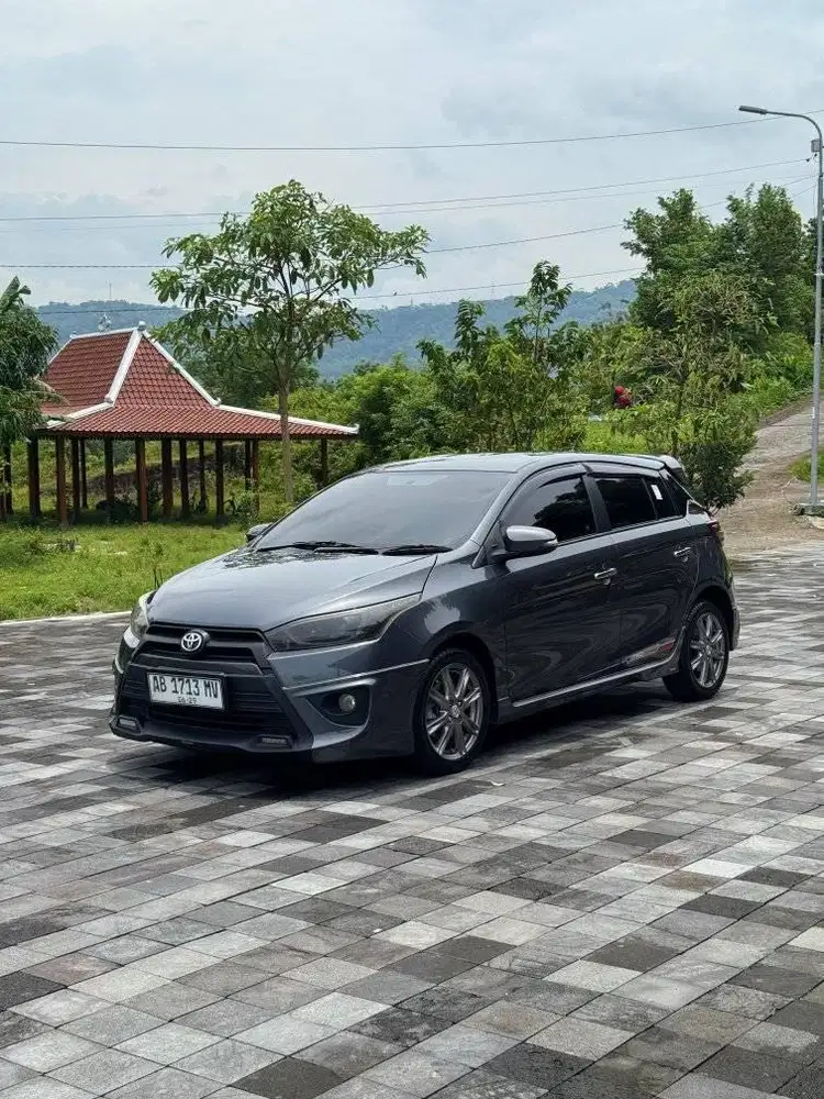 (DP 10JUTA) YARIS TRD 2015 MT/ MANUAL