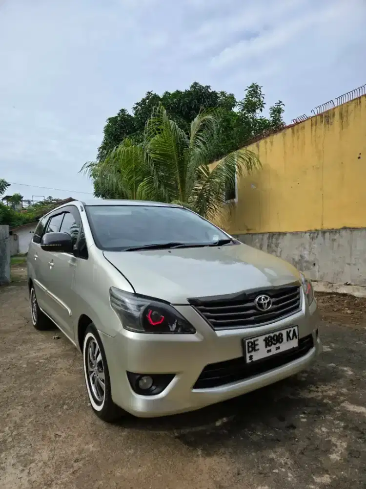 Toyota kijang Innova tipe G 2012