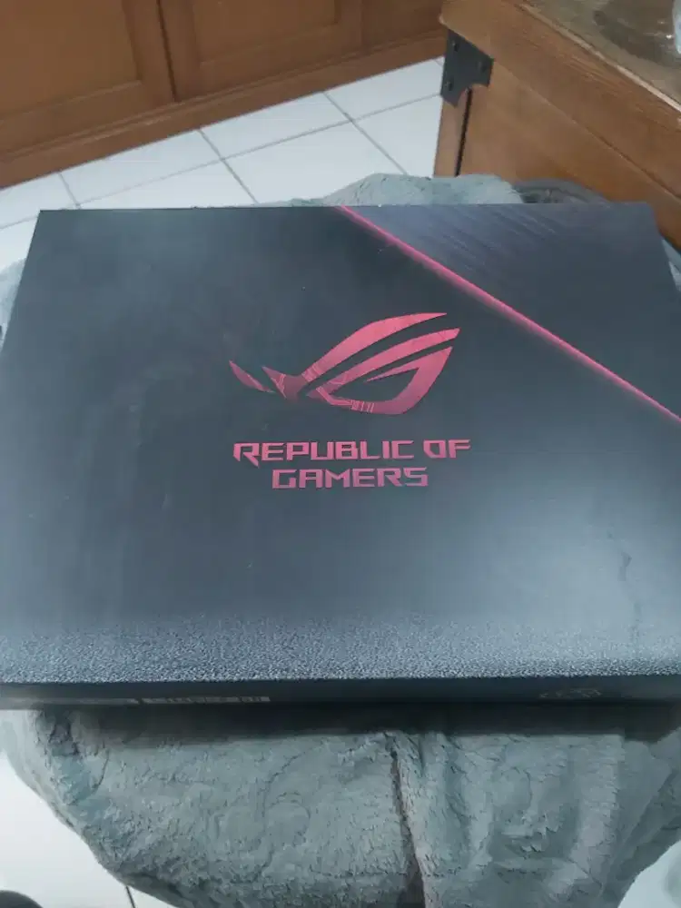 Box Laptop notebook,masih mulus,no kitab box sj