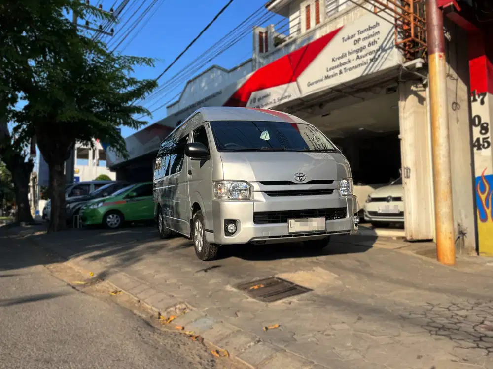 Toyota Hiace 2.5 Commuter MT Manual 2017