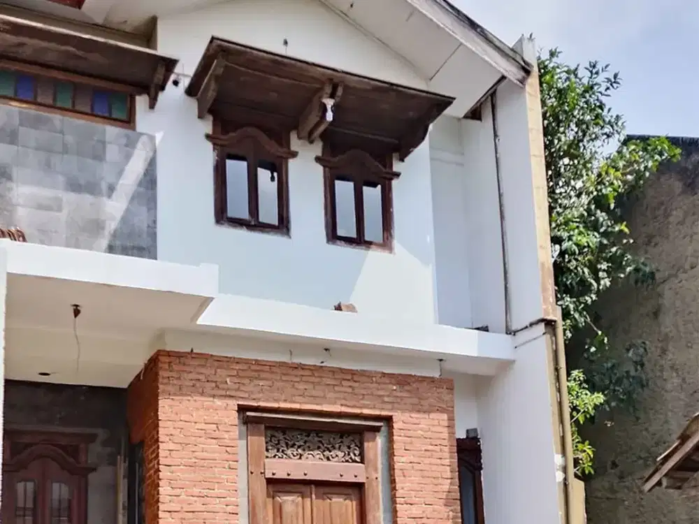 Rumah di Perumahan Setraduta Bandung