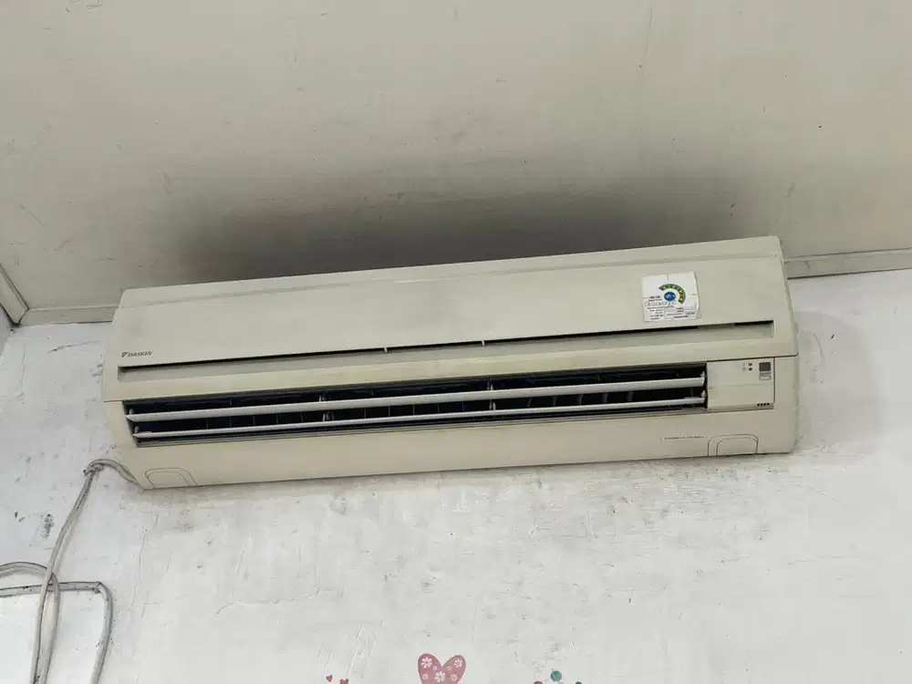 AC Daikin 2 PK Bekas