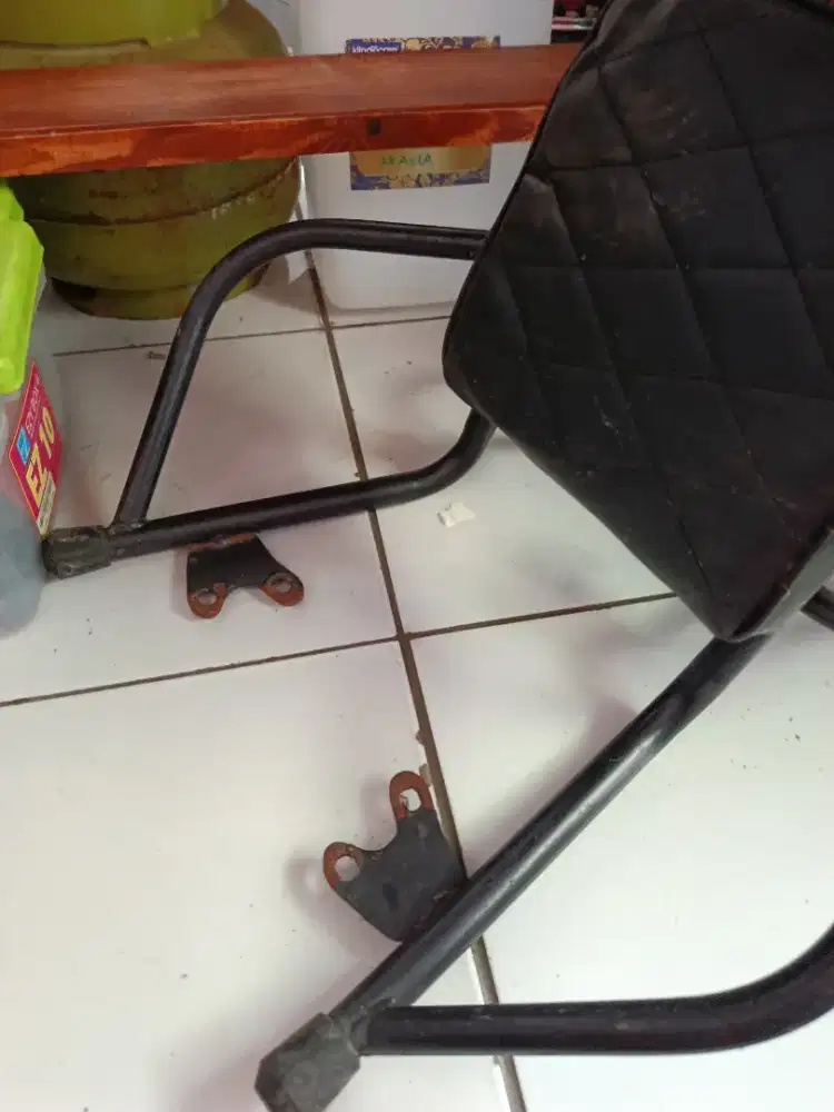 Sendran motor belakang universal beat