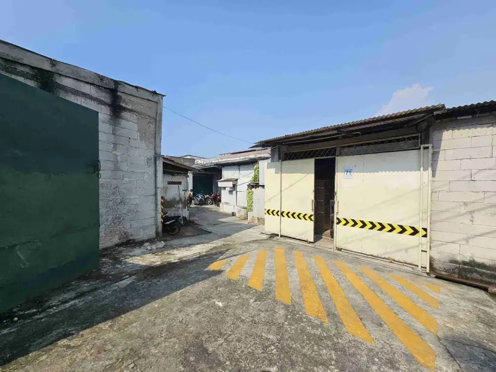 Gudang Tua di Jln. Kapuk Raya