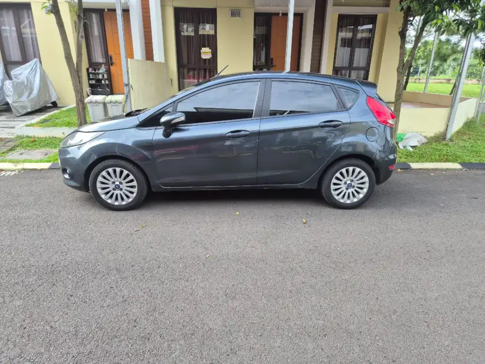 FORD FIESTA TREND 1.4 AT 2011