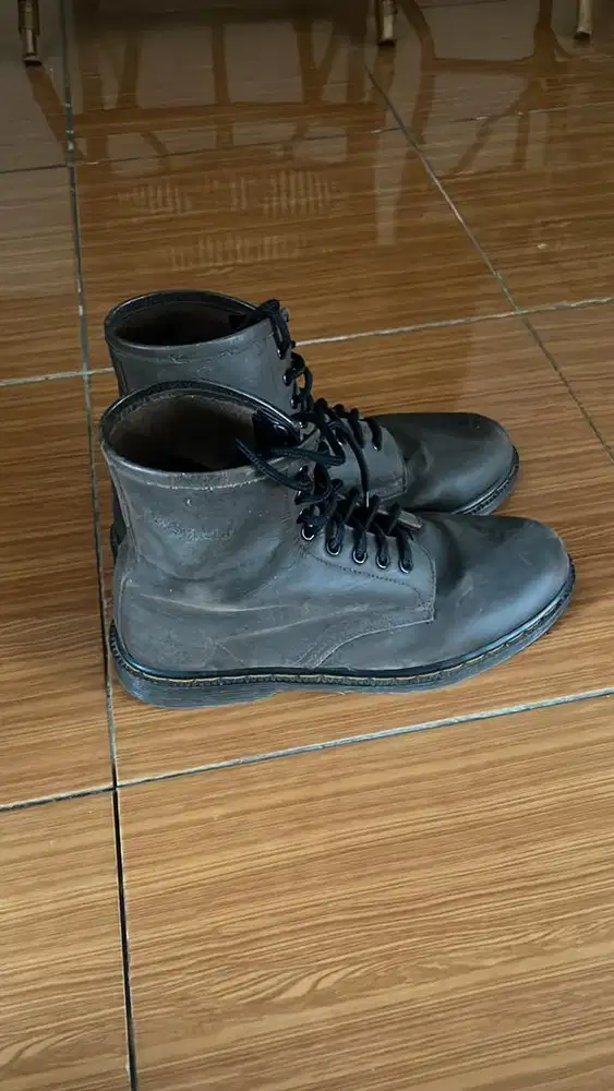 Sepatu boots high brown