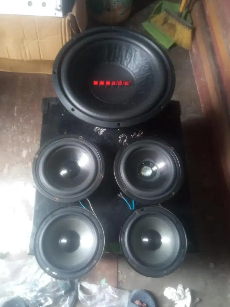Speaker subwofer 12 inch dan 6 inch