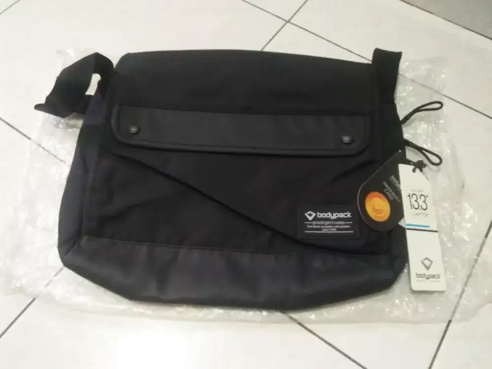 Jual tas selmpang buat laptop kantor uk 13 in merek bodypack ori
