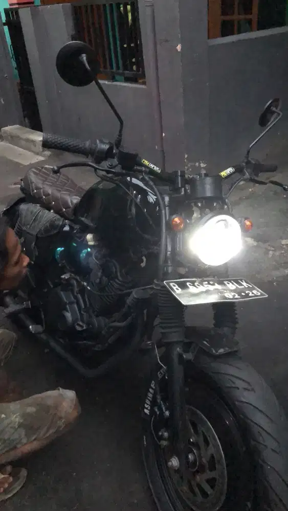 Di jual motor custume bermesin bajaj pursar