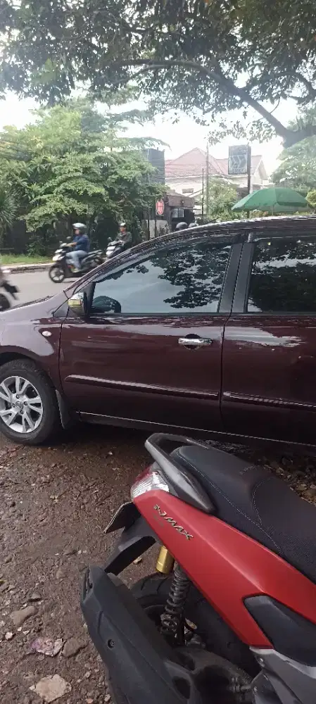 NISSAN GRAND LIVINA SV MT 2011