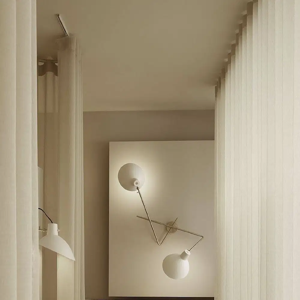 Gorden Vitrase Sekat Ruangan Klinik Roller Vertikal Blinds Krey Kayu