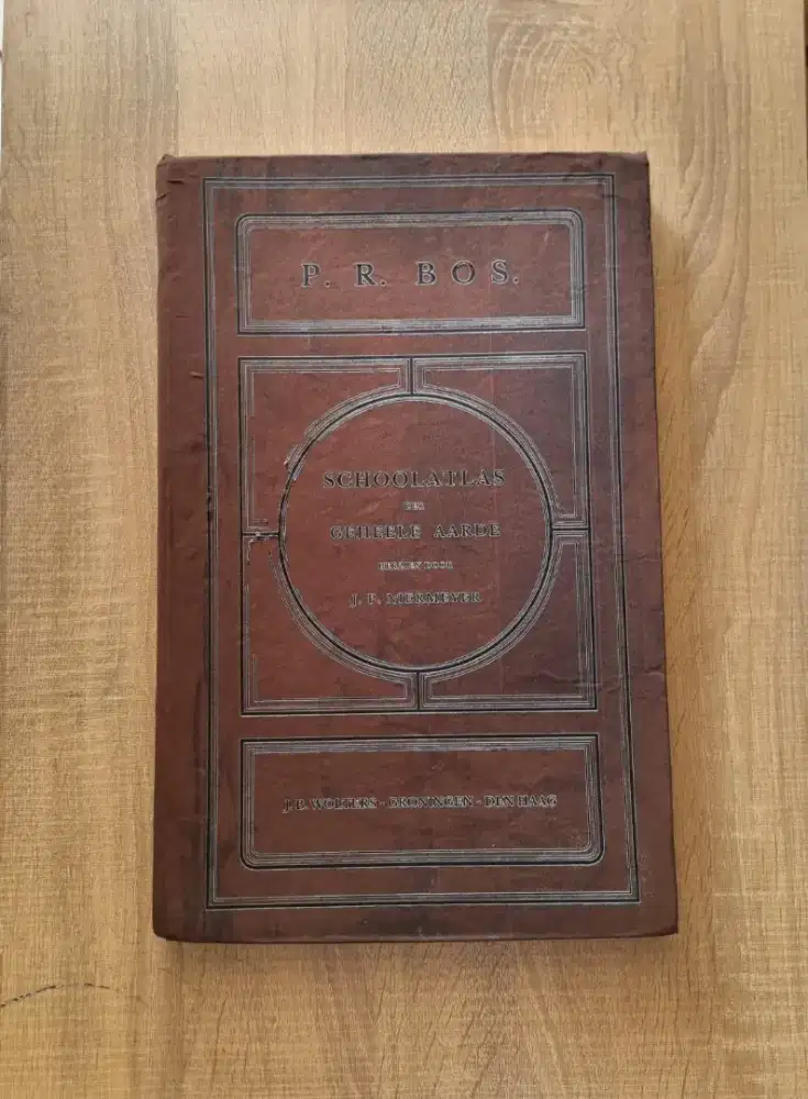 Buku Peta Antik
J. B. Wolters 1947 Batavia